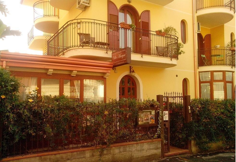 Villa Marysa Studio Apartment Giardini Naxos Eksteriør billede