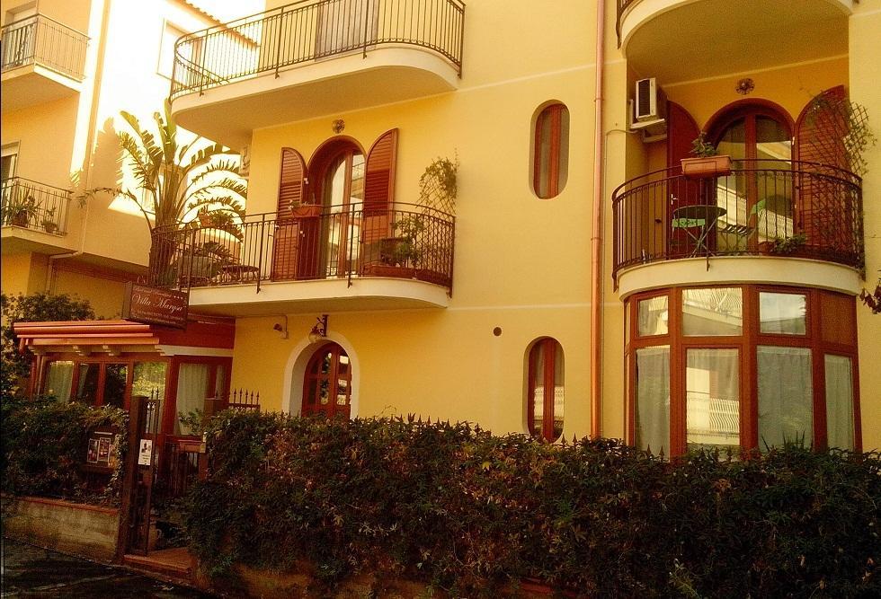Villa Marysa Studio Apartment Giardini Naxos Eksteriør billede