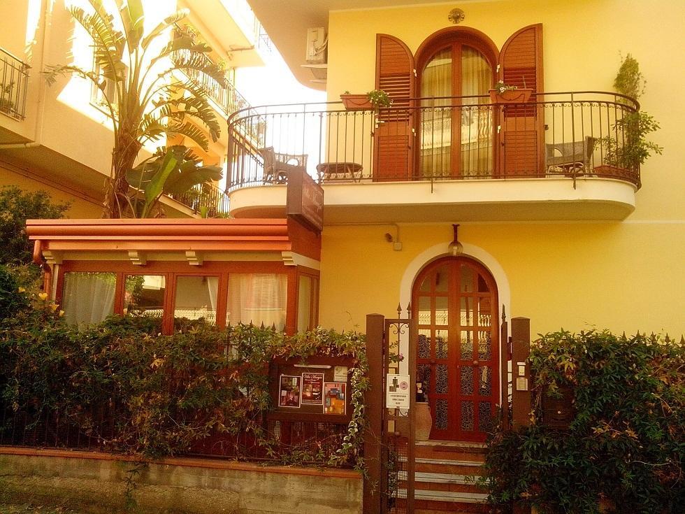 Villa Marysa Studio Apartment Giardini Naxos Eksteriør billede