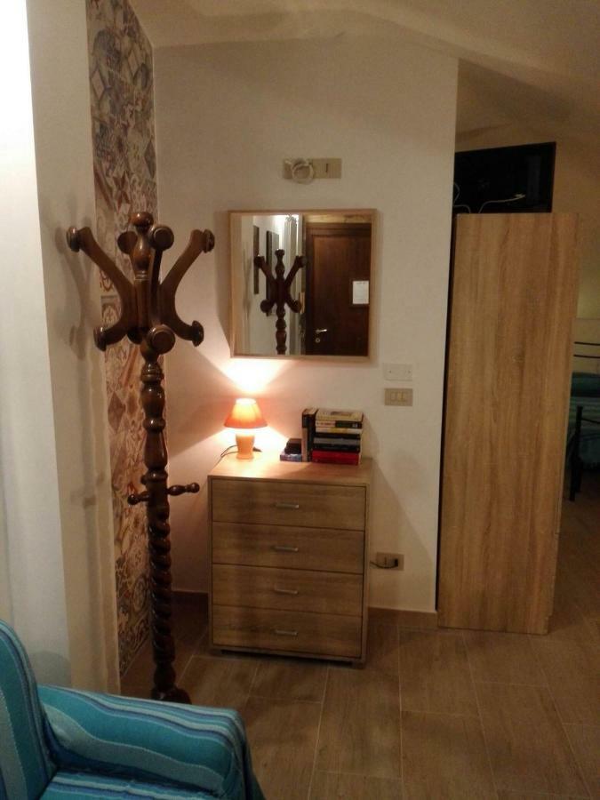 Villa Marysa Studio Apartment Giardini Naxos Eksteriør billede