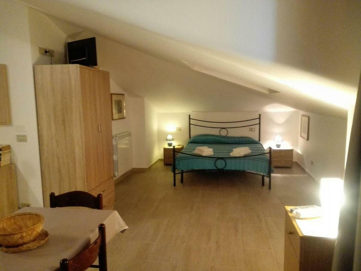 Villa Marysa Studio Apartment Giardini Naxos Eksteriør billede