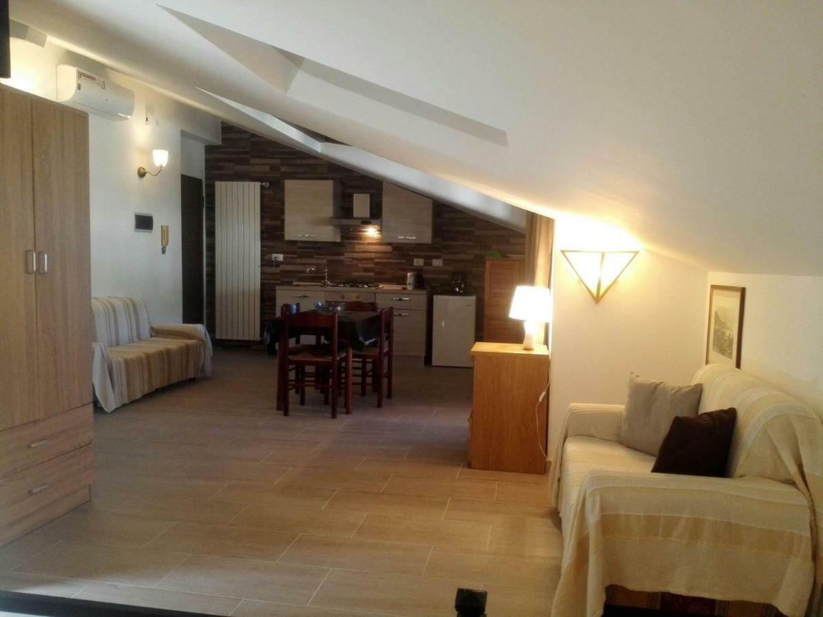 Villa Marysa Studio Apartment Giardini Naxos Eksteriør billede