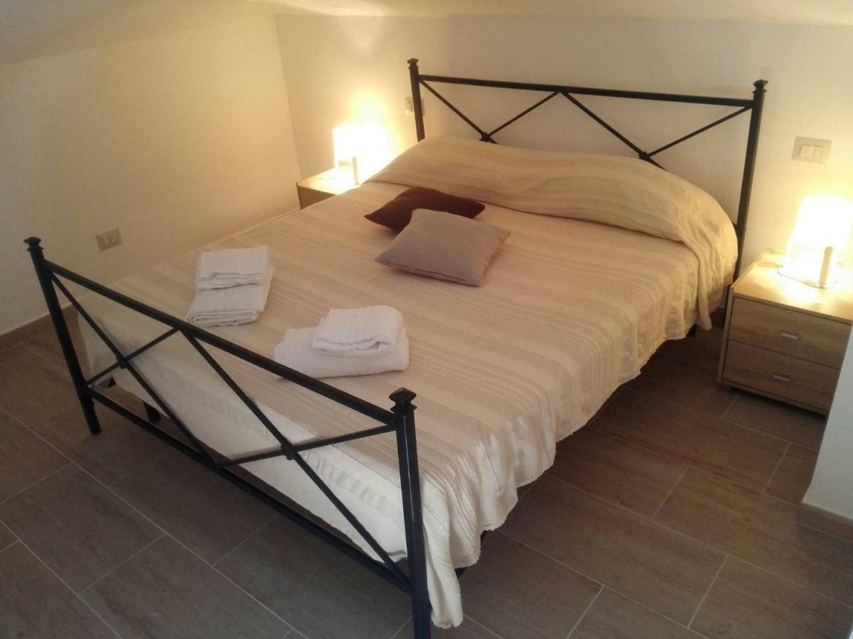 Villa Marysa Studio Apartment Giardini Naxos Eksteriør billede
